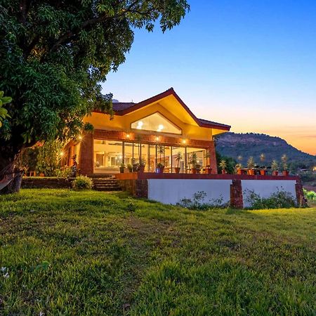 Stayvista At Three Shores With Lake View & Alfresco Dining Khamshet Dış mekan fotoğraf