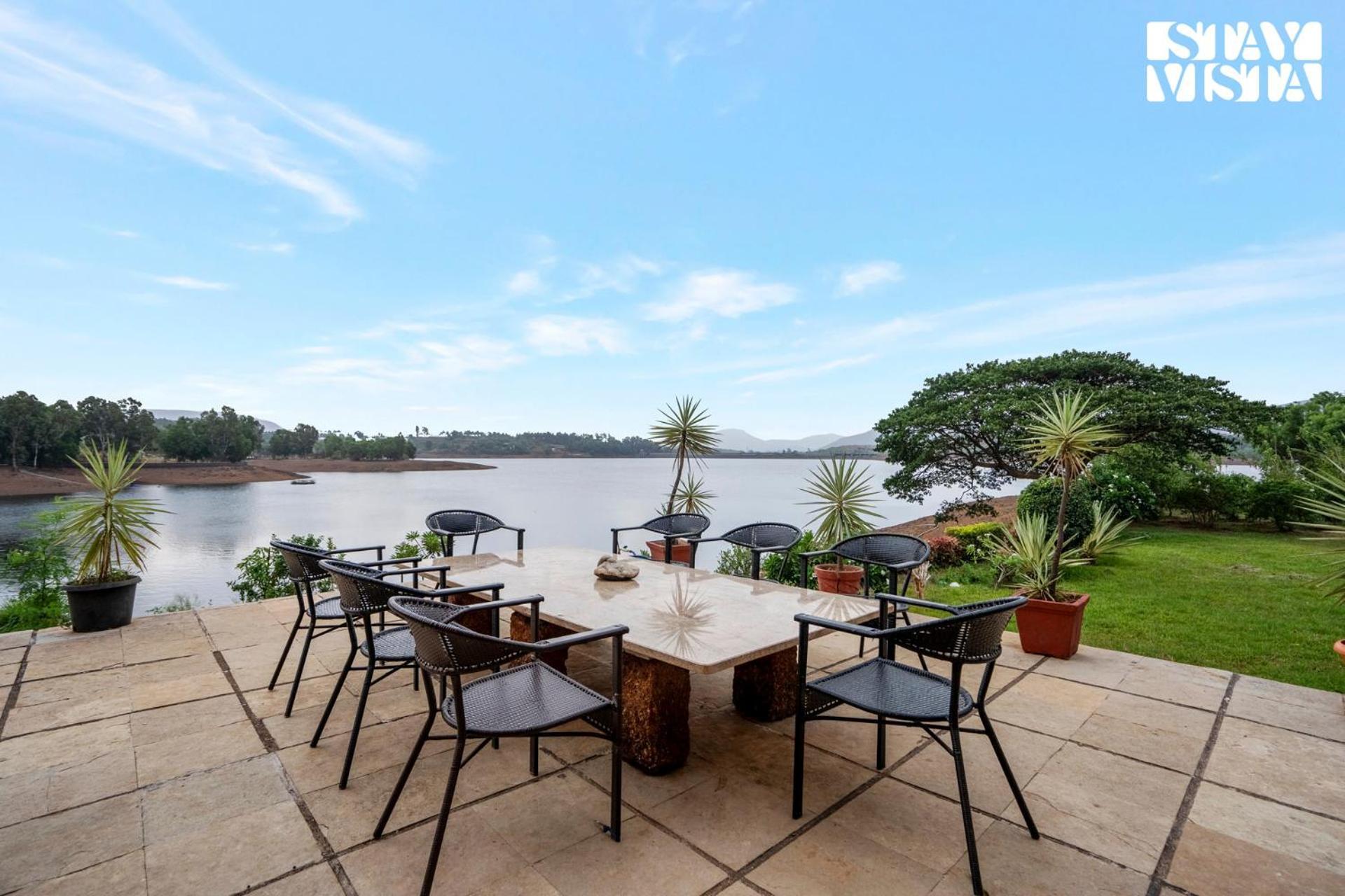 Stayvista At Three Shores With Lake View & Alfresco Dining Khamshet Dış mekan fotoğraf