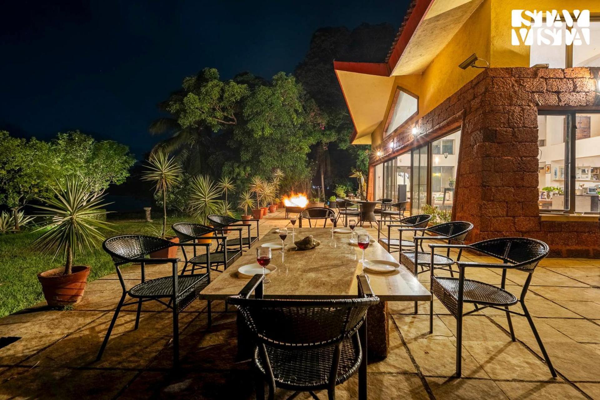 Stayvista At Three Shores With Lake View & Alfresco Dining Khamshet Dış mekan fotoğraf
