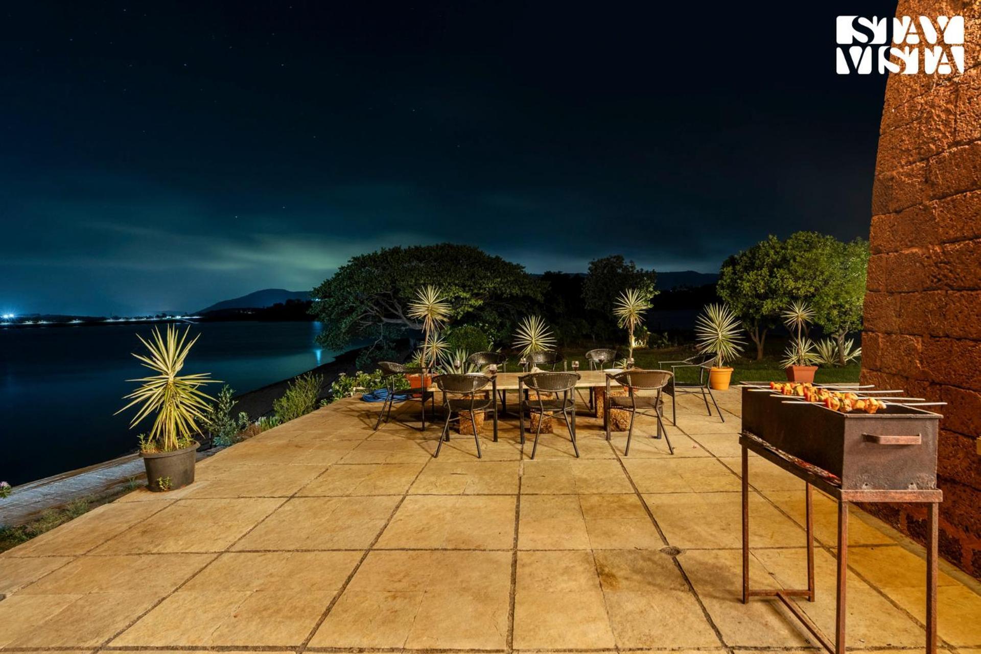 Stayvista At Three Shores With Lake View & Alfresco Dining Khamshet Dış mekan fotoğraf